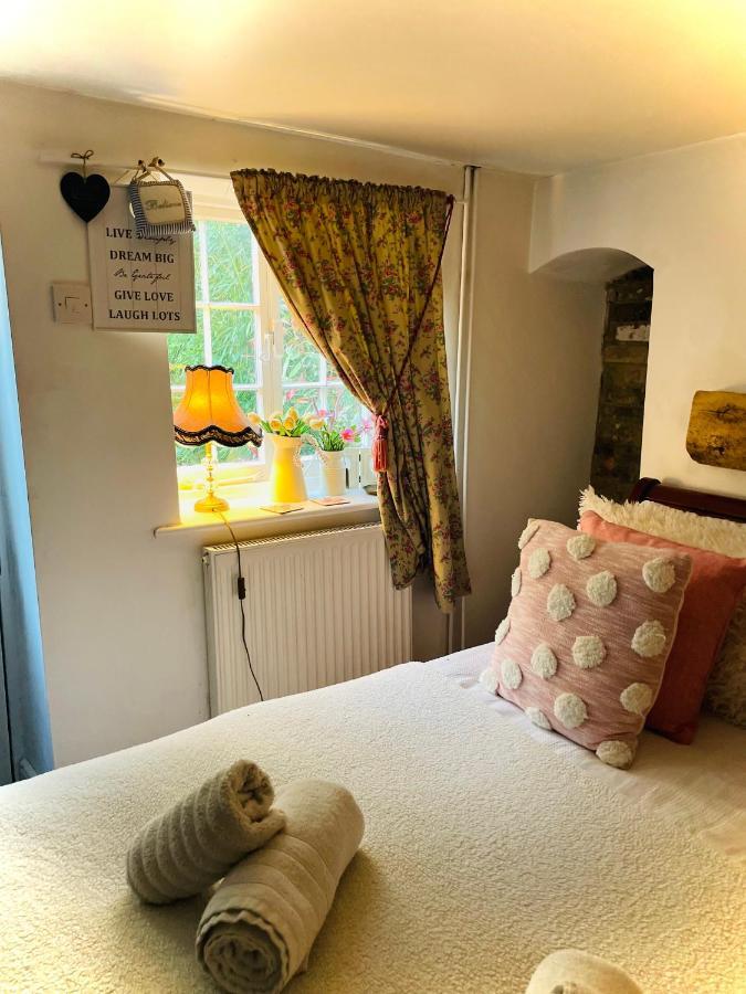 The Beehive, Ground Floor Apartment In Norfolk, No Shared Amenities Downham Market Exterior photo